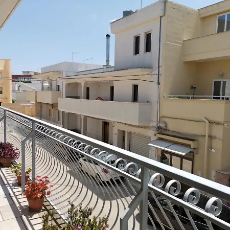 Prázdninový dům Favolosa Casa Con Terrazza, Idromassaggio, Cortile E Garage Auto *