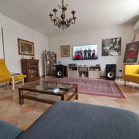 Favolosa Casa Con Terrazza, Idromassaggio, Cortile E Garage Auto